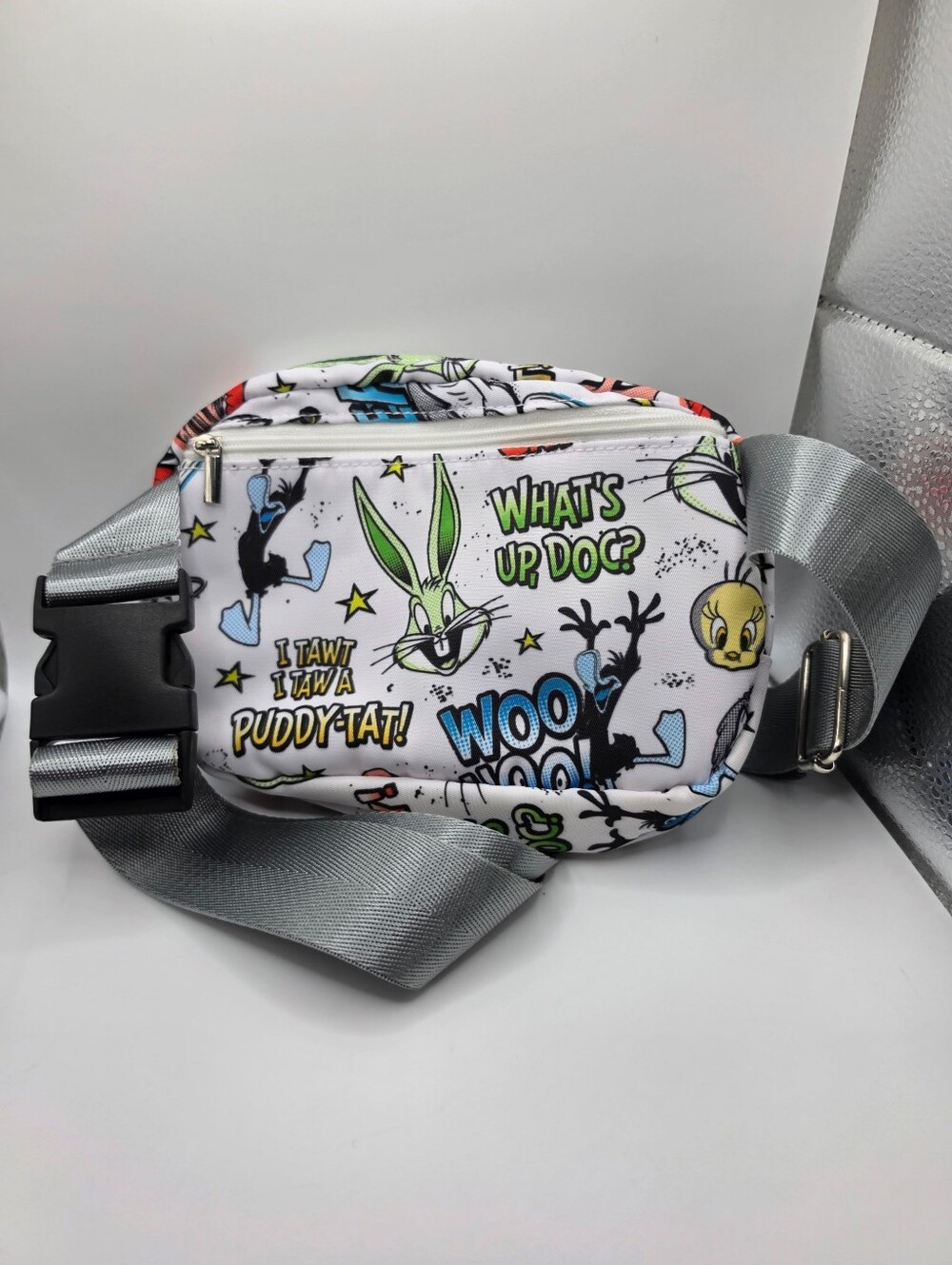 Looney Tunes Belt Bag Fanny Pack White Nylon Comic Print Adjustable NWOT